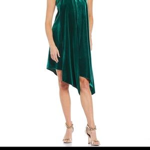 Belle Badgley Mischk  Mock Neck Sleeveless Stretch Velvet Drape Halle Dress
